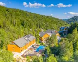 Idealne miejsce, gdzie na majówkę z dziećmi: hotel w otoczeniu zielonych gór, z basenem i mnóstwem atrakcji.